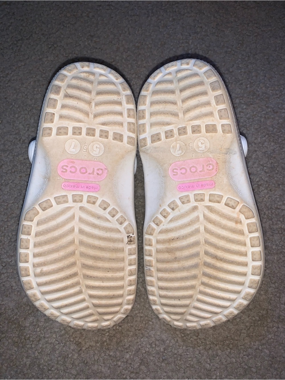 CROCS Classic Clog Women’s Size 7 - White - Picture 2 of 10